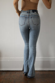 Girl wearing denim jeans#color_double-dare